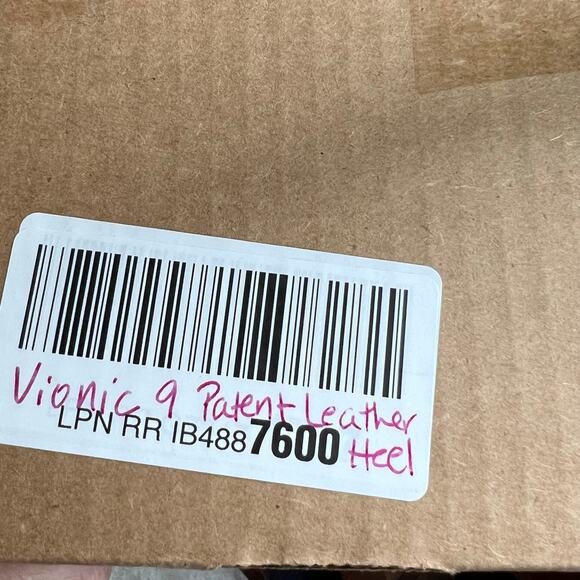 Vionic Carmel Patent Leather Slip On Chunky Heel Taupe Women's 9 M NWOB - Picture 11 of 11